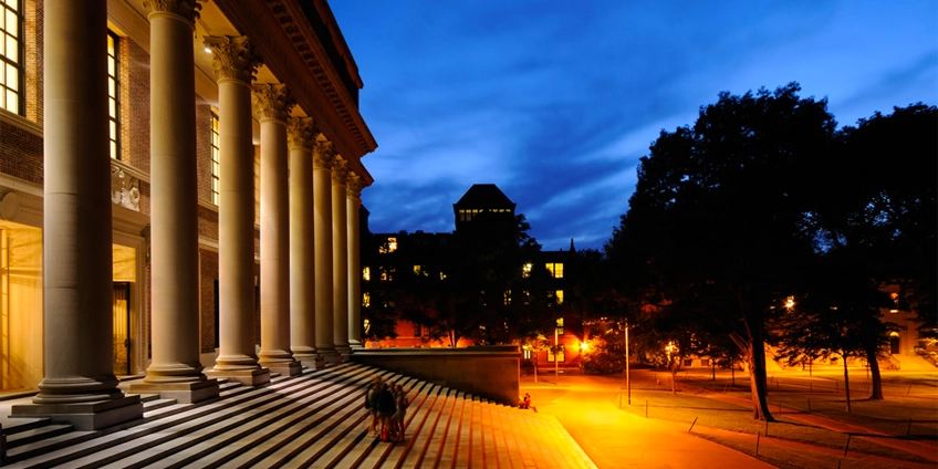 Maneras inteligentes de ahorrar para los gastos universitarios de tus hijos