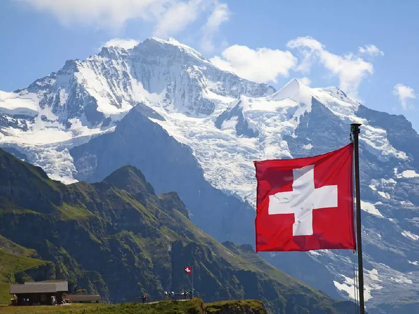Switzerland frees banks to settle U.S. tax evasion cases